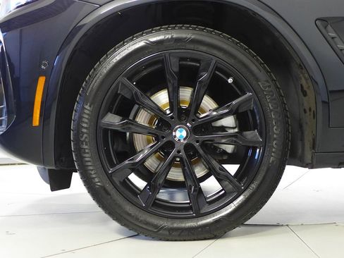 Certified 2024 BMW X4 xDrive30i w/ Premium Package image 5