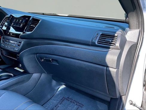 Certified 2022 Honda Passport TrailSport image 18