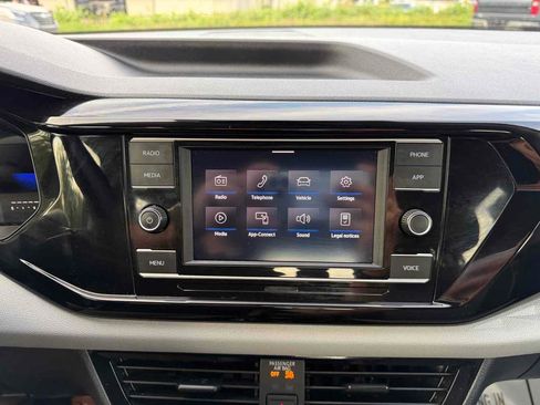 Used 2024 Volkswagen Taos S image 29