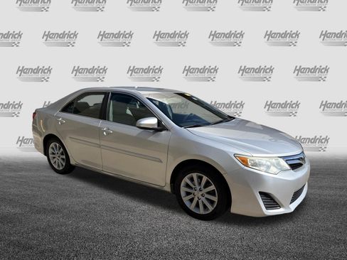 Used 2012 Toyota Camry LE FWD image 2