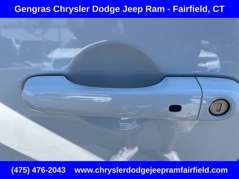 Used 2017 Jeep Renegade Altitude AWD/4WD image 37