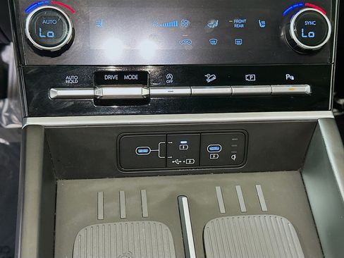 Used 2025 Hyundai Santa Fe SEL FWD image 23