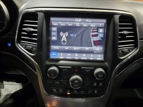 Used 2018 Jeep Grand Cherokee Overland AWD/4WD image 38