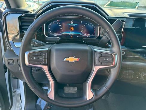 Used 2025 Chevrolet Silverado 3500 LT w/ Convenience Package image 11