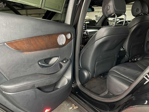 Certified 2019 Mercedes-Benz GLC 350e 4MATIC image 18