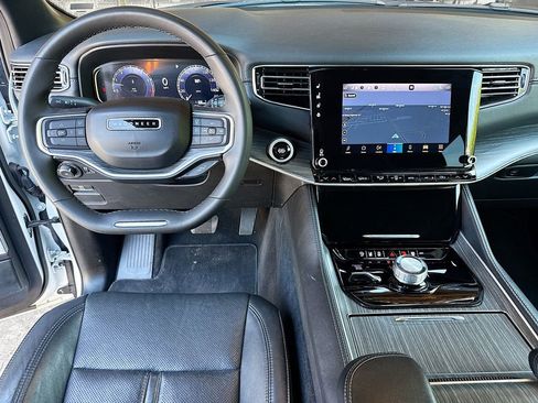 Used 2024 Jeep Wagoneer Series II image 26