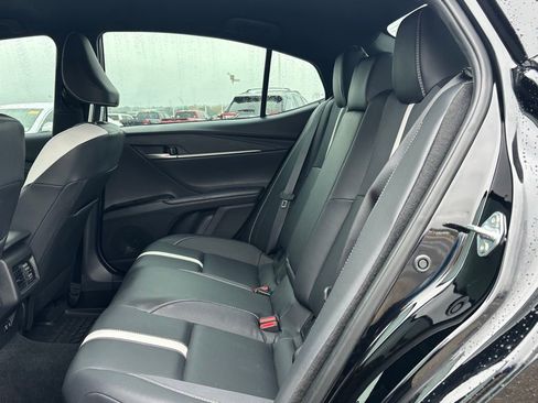 Used 2025 Toyota Camry SE image 8