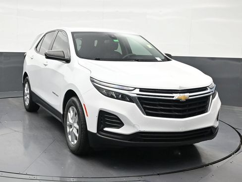 Used 2022 Chevrolet Equinox LS FWD image 8