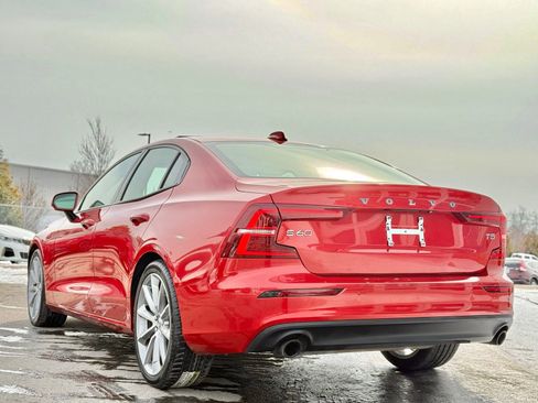 Used 2019 Volvo S60 T5 Momentum image 11