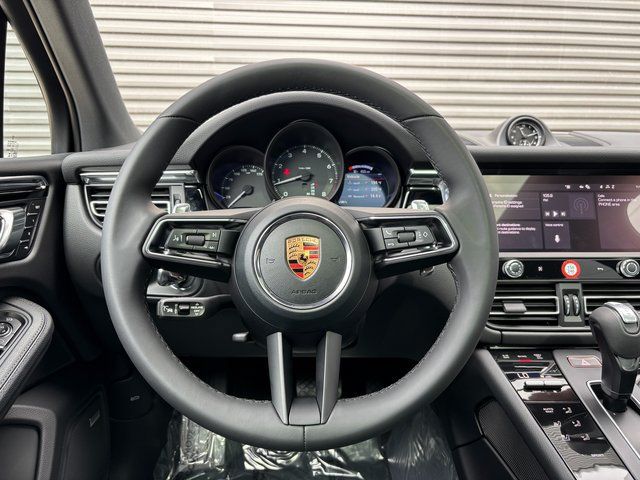 Certified 2026 Porsche Macan AWD/4WD image 14