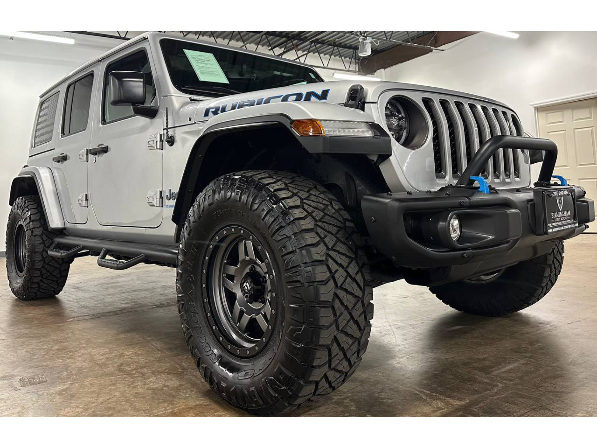 Used 2023 Jeep Wrangler Unlimited Rubicon 4xe w/ Steel Bumper Group AWD/4WD image 6