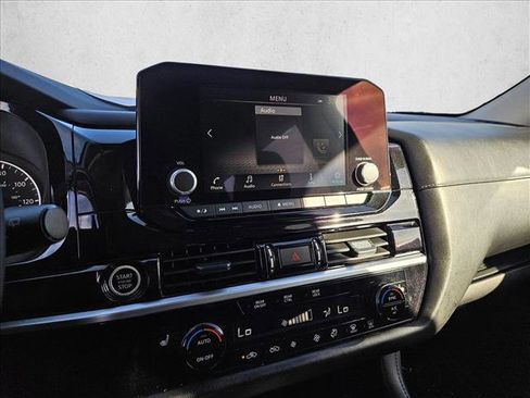 Used 2024 Nissan Pathfinder SV image 12