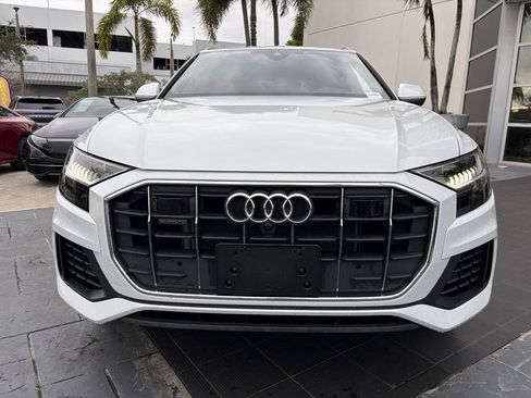 Used 2023 Audi Q8 Premium image 15