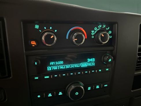 Used 2021 Chevrolet Express 3500 w/ Driver Convenience Package image 16