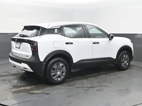 Certified 2025 Nissan Kicks S image 7