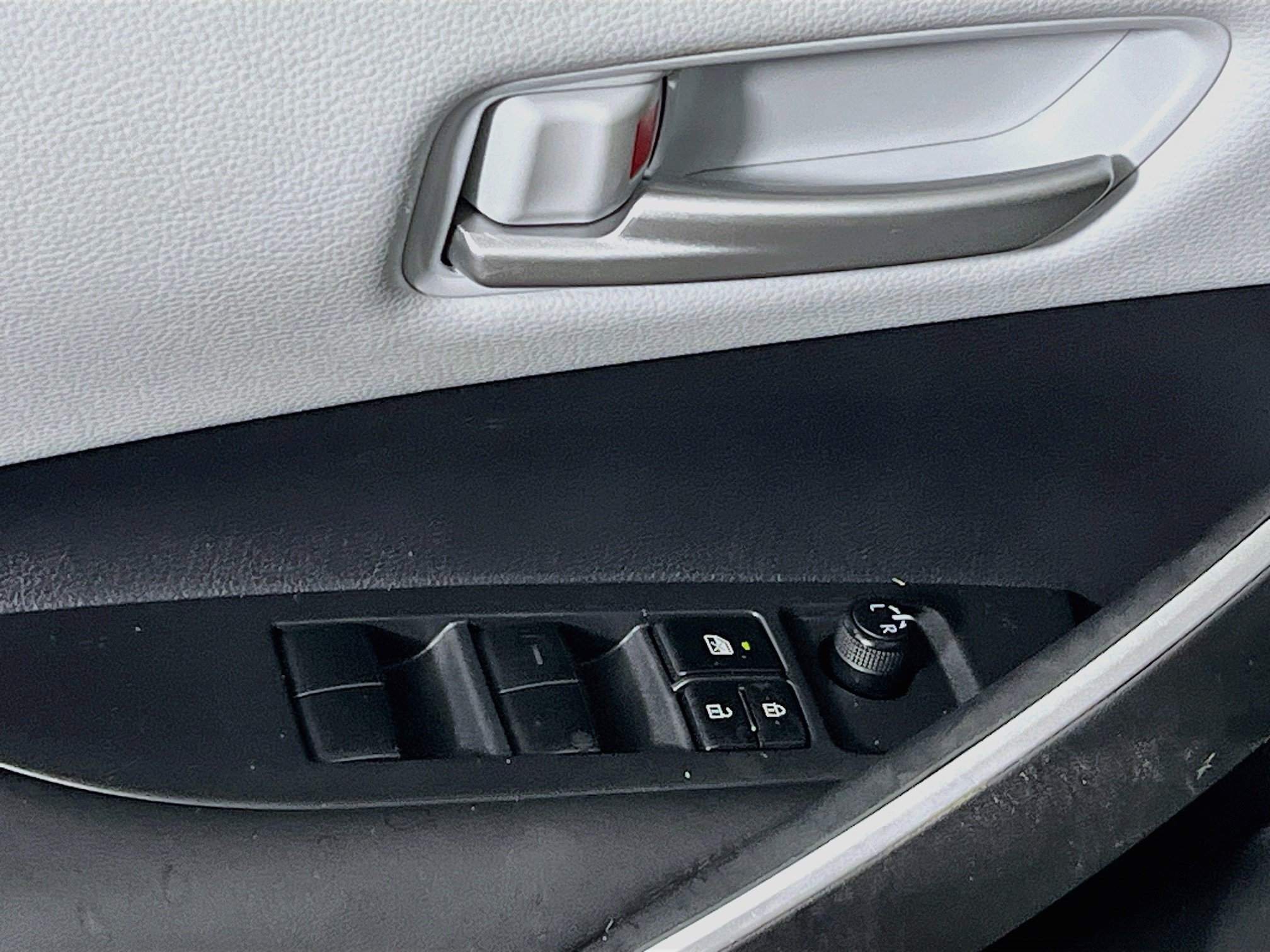 Used 2021 Toyota Corolla SE FWD image 16