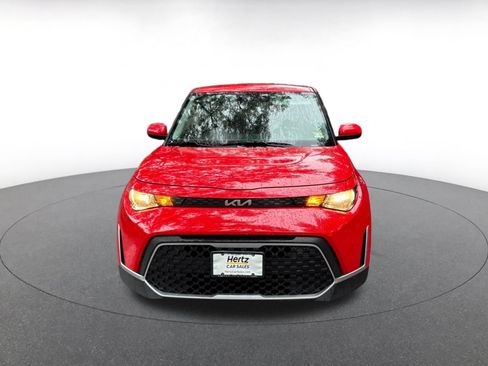 Used 2025 Kia Soul LX w/ LX Technology Package FWD image 2