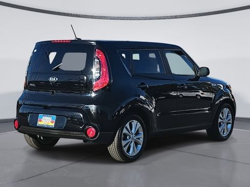 Used 2016 Kia Soul + image 3