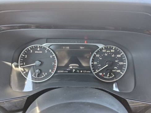 Used 2023 Nissan Pathfinder SL w/ SL Black Package AWD/4WD image 21