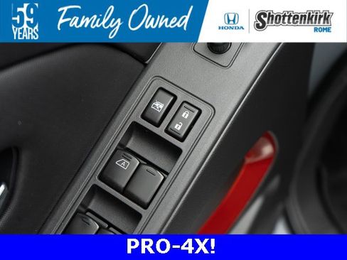 Used 2023 Nissan Frontier PRO-4X w/ Technology Package image 21