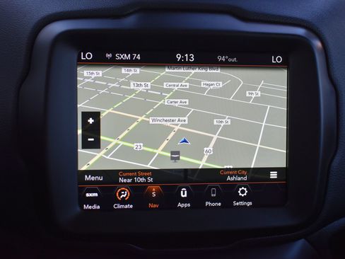 Used 2023 Jeep Renegade Latitude AWD/4WD image 25