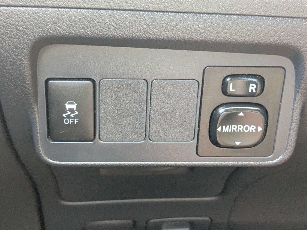 Used 2013 Toyota Corolla S FWD image 28