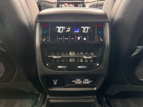 Used 2021 Jeep Grand Cherokee L Overland w/ Luxury Tech Group IV image 28