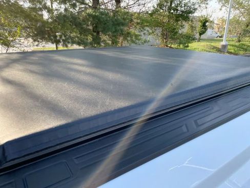 Used 2023 GMC Canyon Denali image 8