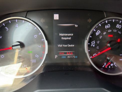 Used 2019 Toyota RAV4 XLE Premium w/ Cold Weather Package AWD/4WD image 31