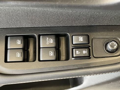 Used 2019 Subaru Outback 2.5i AWD/4WD image 16