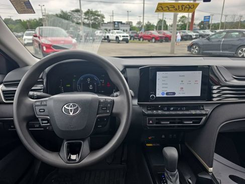 Used 2025 Toyota Camry LE FWD image 12