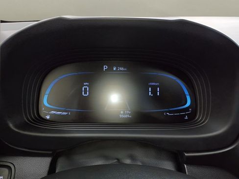 Used 2024 Hyundai Venue SEL image 13