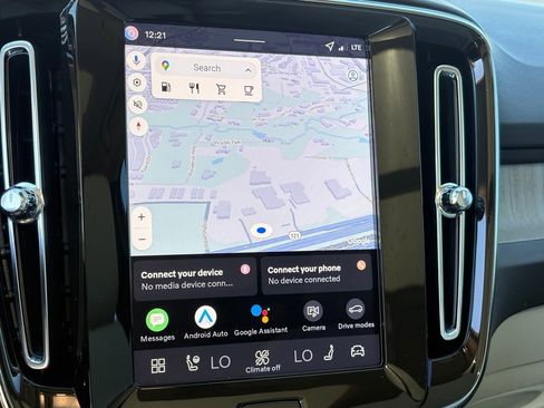 New 2026 Volvo XC40 B5 Plus w/ Protection Package Premier image 16