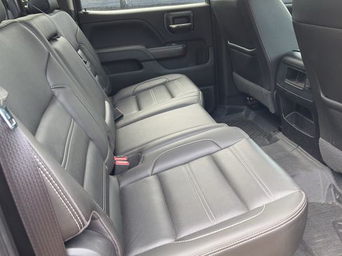 Used 2019 GMC Sierra 2500 Denali w/ Duramax Plus Package AWD/4WD image 4