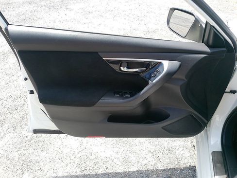 Used 2014 Nissan Altima 2.5 S FWD image 28