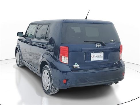 Used 2015 Scion xB image 3