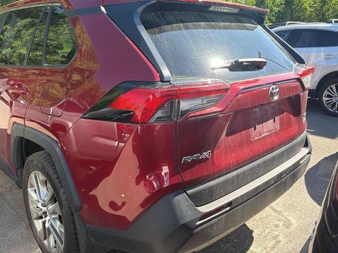 Used 2023 Toyota RAV4 XLE Premium AWD/4WD image 9