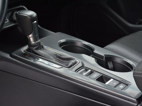 Used 2023 Honda Civic Sport image 11