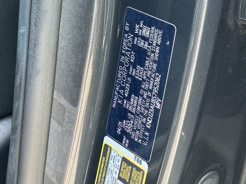 Used 2025 Kia Soul LX FWD image 29