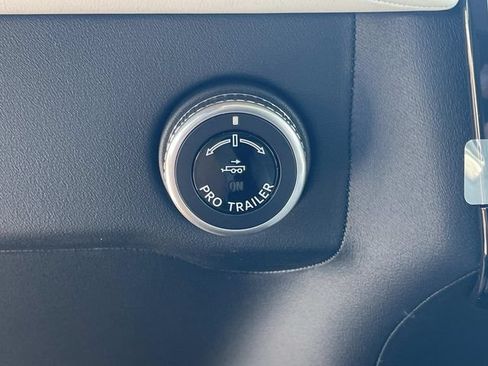 New 2026 Lincoln Navigator Reserve AWD/4WD image 33