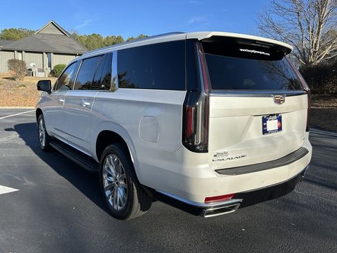 Used 2024 Cadillac Escalade ESV Premium Luxury image 22