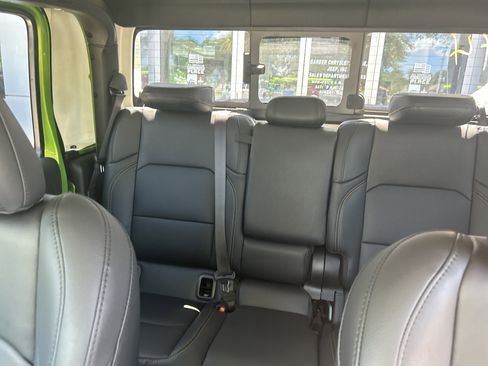 New 2025 Jeep Gladiator Sport image 32