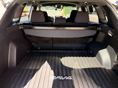 Used 2022 Toyota RAV4 SE w/ SE Grade Weather Package image 20