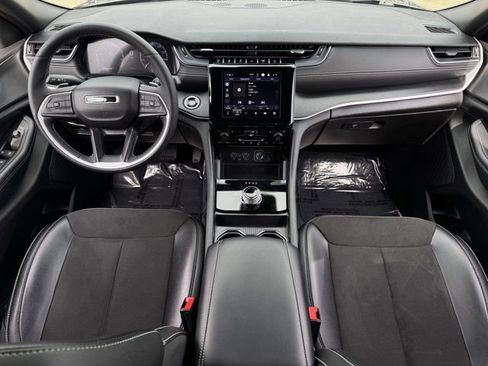 Used 2024 Jeep Grand Cherokee L Altitude image 12