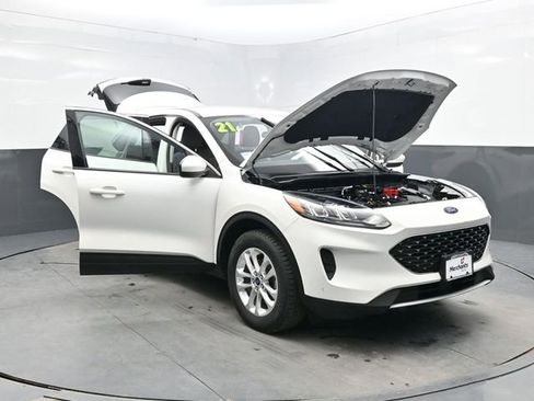 Used 2021 Ford Escape SE w/ Cold Weather Package AWD/4WD image 40