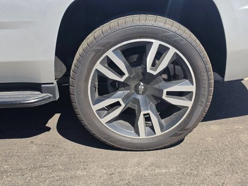 Used 2019 Chevrolet Tahoe LT w/ RST Edition AWD/4WD image 4