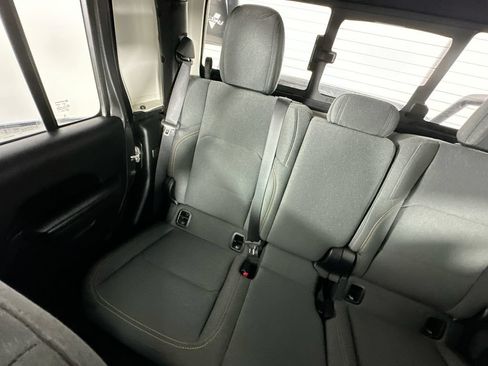 Used 2024 Jeep Gladiator Sport AWD/4WD image 12