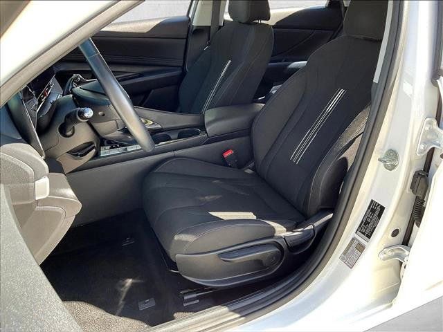 Used 2023 Hyundai Elantra SEL w/ Convenience Package FWD image 26