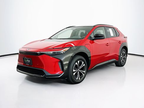 Used 2025 Toyota bZ4X AWD w/ Weather Package image 3