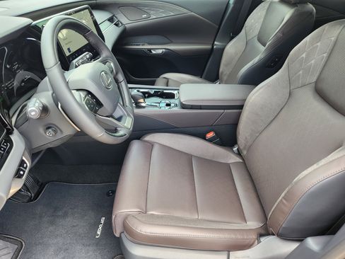 New 2025 Lexus RX 450h AWD w/ Luxury Package image 11